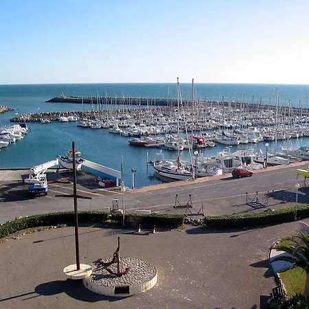 Chateau Du Comte Гостевой дом Saint-Nazaire-d'Aude